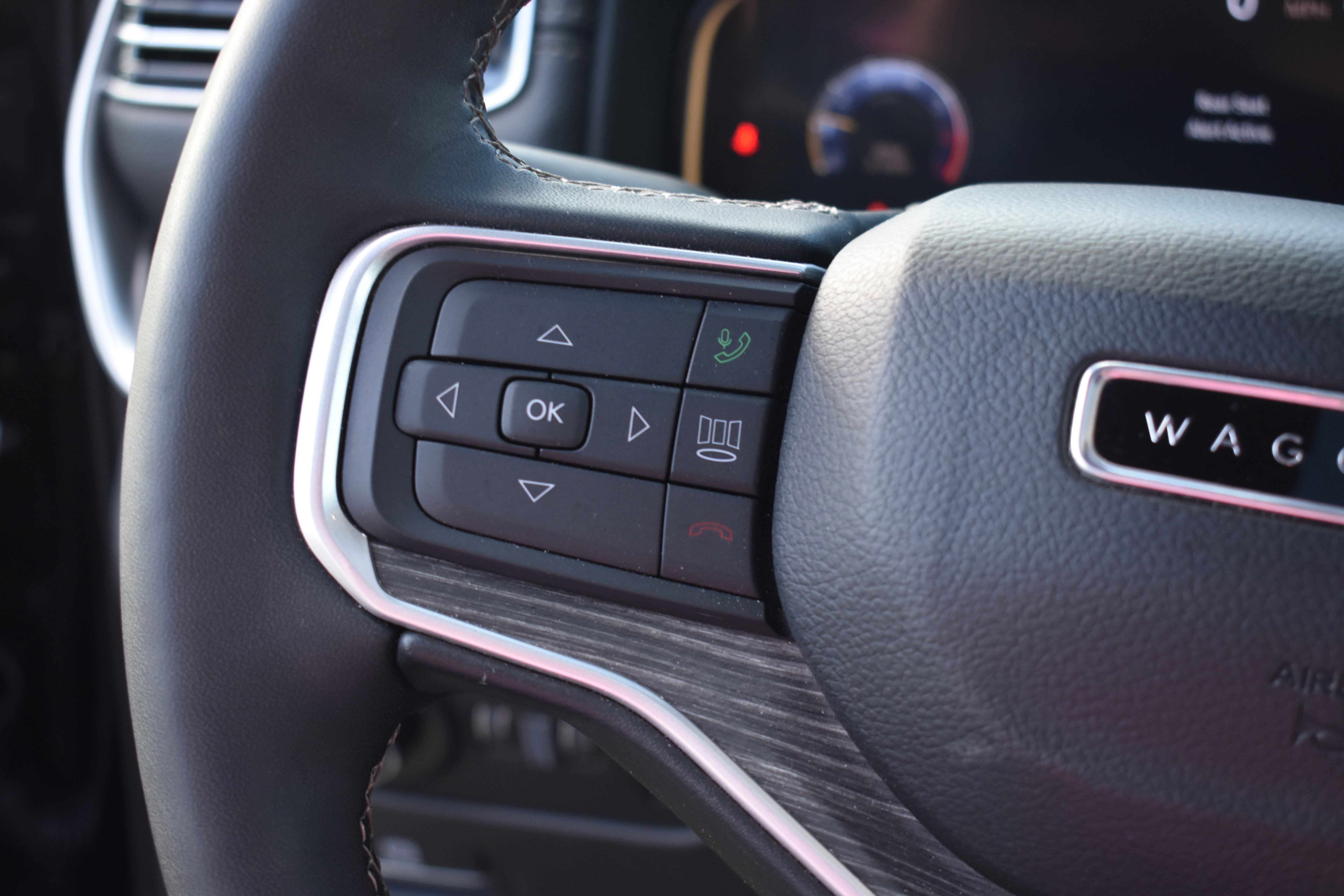 Used 2024 Jeep Wagoneer L Series II w/ Premium Group I image 16