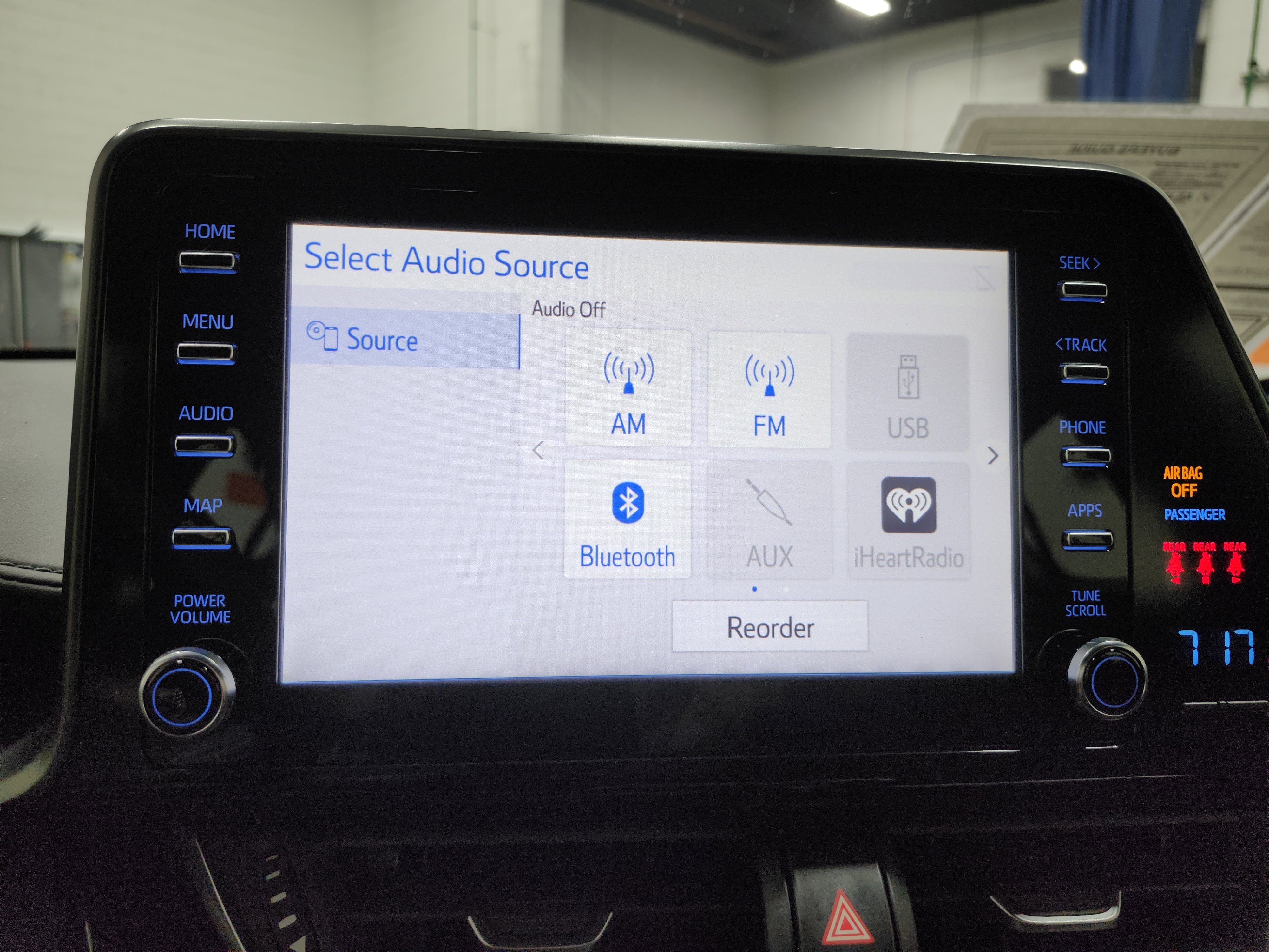 Used 2019 Toyota C-HR LE image 4