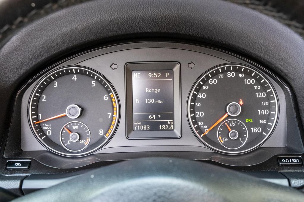 Used 2010 Volkswagen Eos Komfort FWD image 2