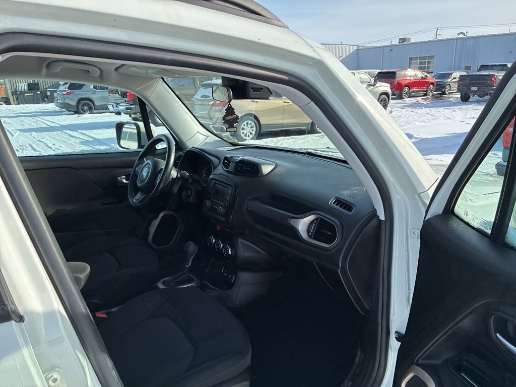 Used 2016 Jeep Renegade Latitude image 21