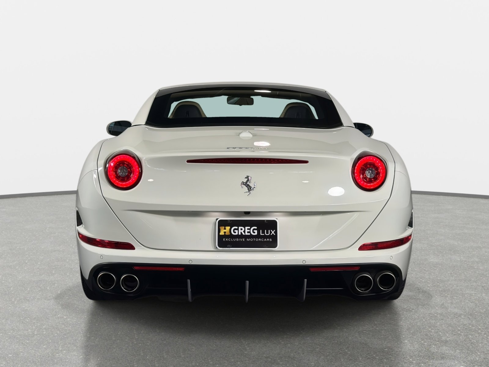 Used 2016 Ferrari California T image 4