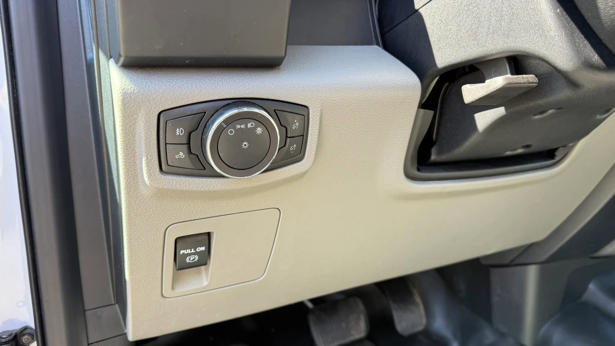 Used 2019 Ford F150 XL w/ Equipment Group 101A Mid AWD/4WD image 18
