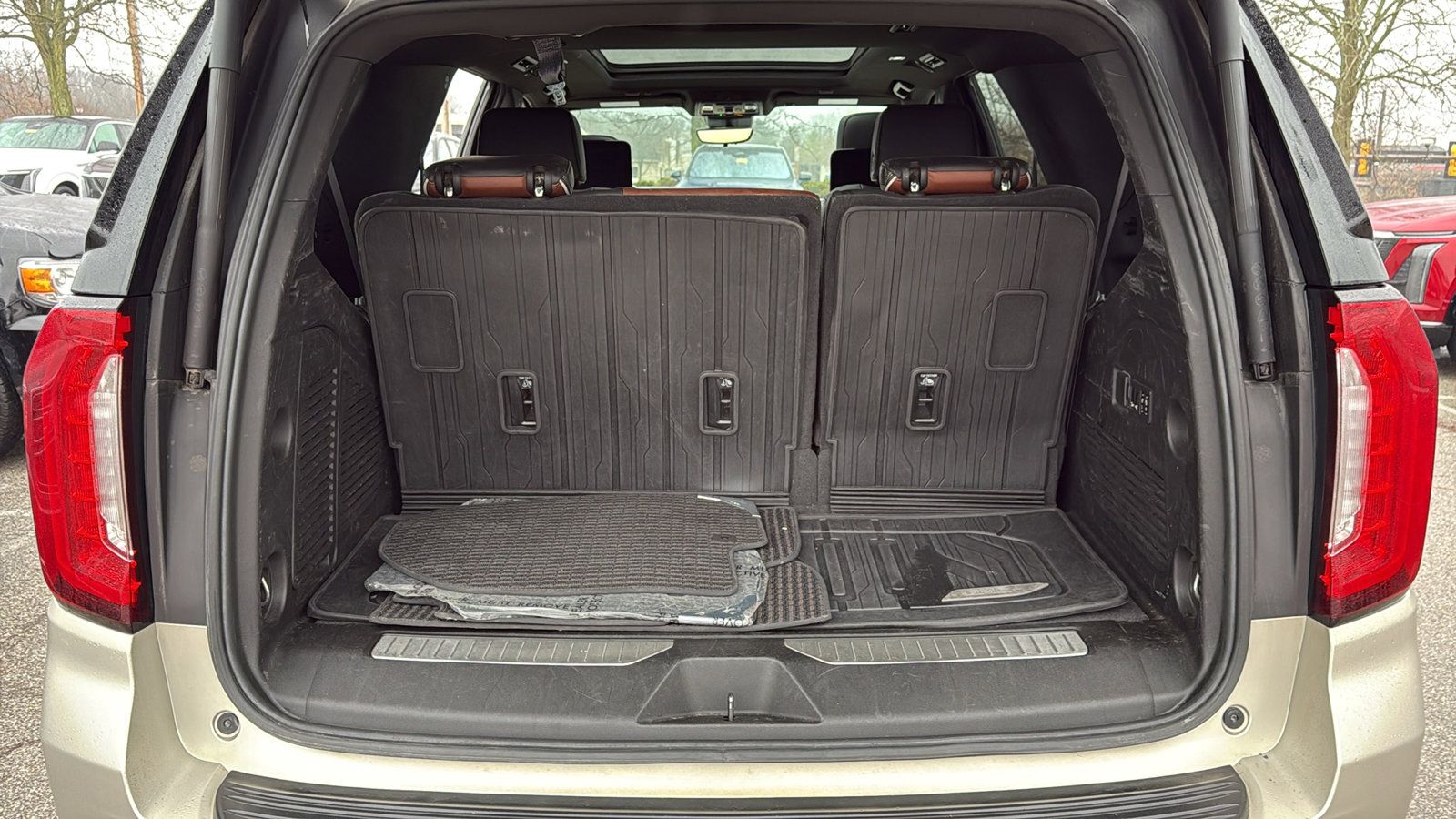 Used 2023 GMC Yukon Denali Ultimate image 31