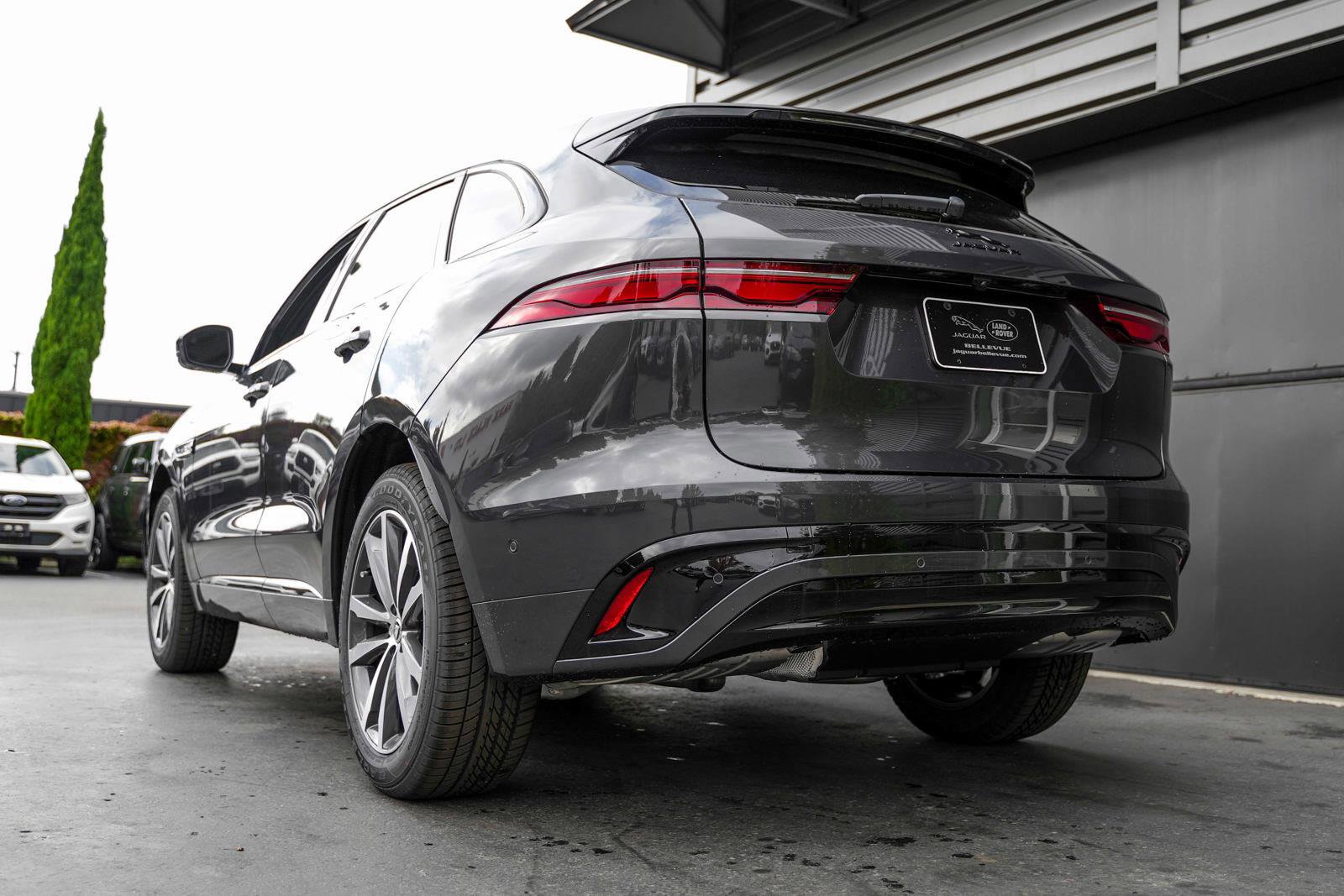 New 2025 Jaguar F-PACE R-Dynamic S image 6
