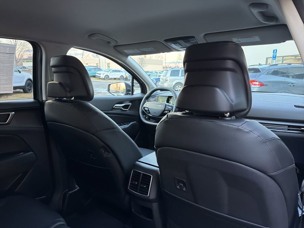 Used 2026 Kia Sportage EX AWD/4WD image 17