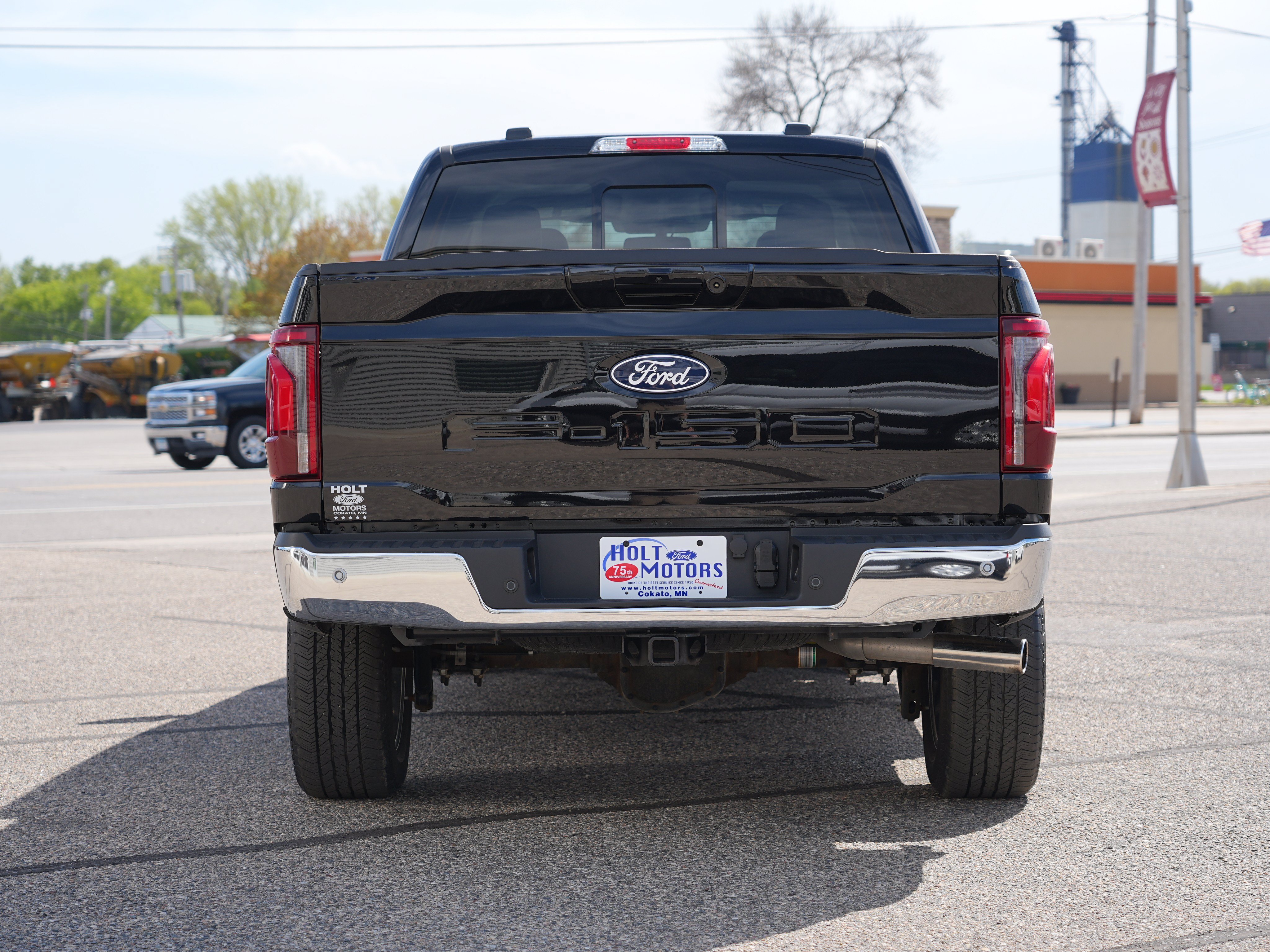 Used 2025 Ford F150 Lariat w/ Equipment Group 501A Mid AWD/4WD image 4