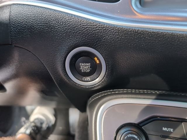 Used 2020 Dodge Challenger SXT w/ Driver Convenience Group image 20