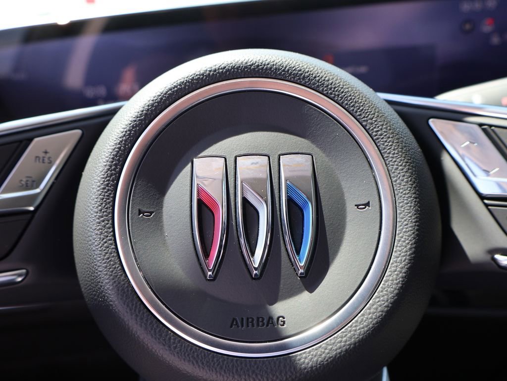 Used 2025 Buick Envision Preferred AWD/4WD image 27