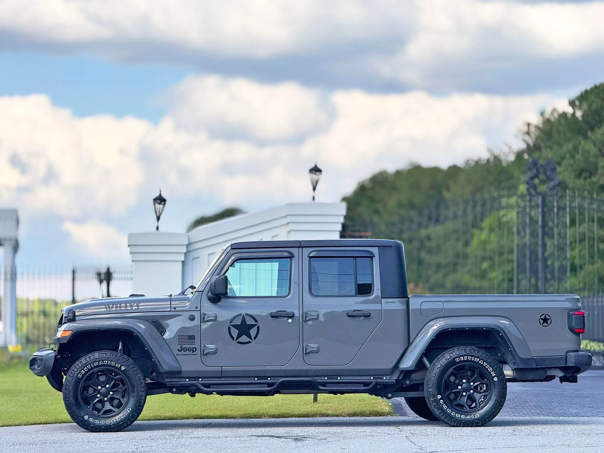 Used 2021 Jeep Gladiator Sport AWD/4WD image 7