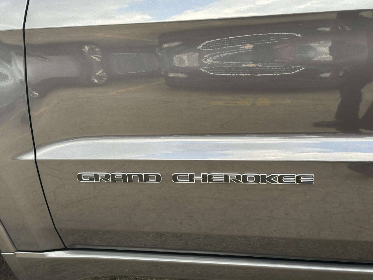 Used 2018 Jeep Grand Cherokee Overland AWD/4WD image 42