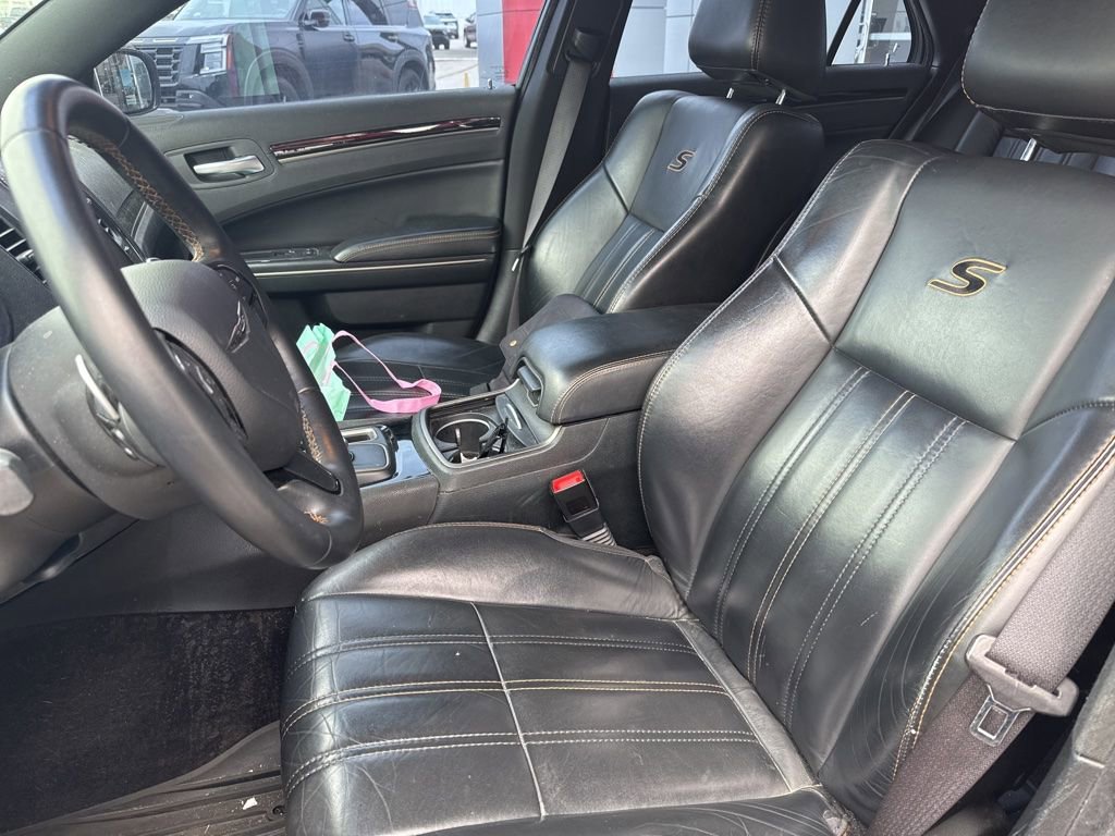 Used 2017 Chrysler 300 S w/ S Model Appearance Package RWD image 6