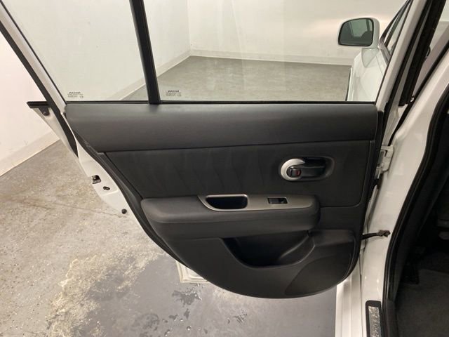 Used 2012 Nissan Versa SL image 18