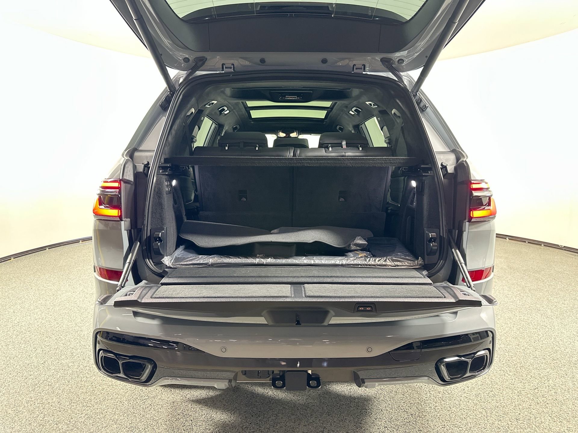 New 2026 BMW X7 M60i image 27