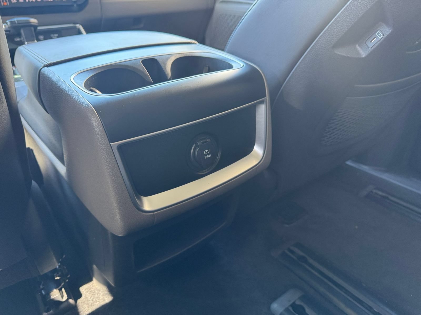 Used 2026 Kia Carnival FWD image 24