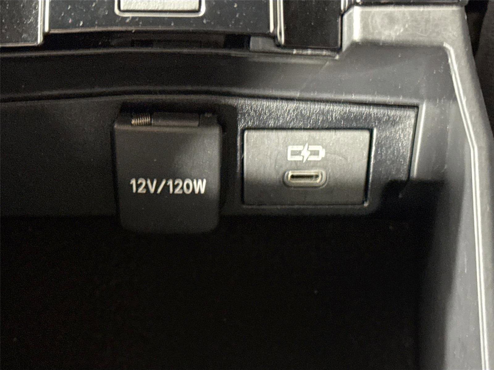 Certified 2025 Toyota Corolla SE image 33