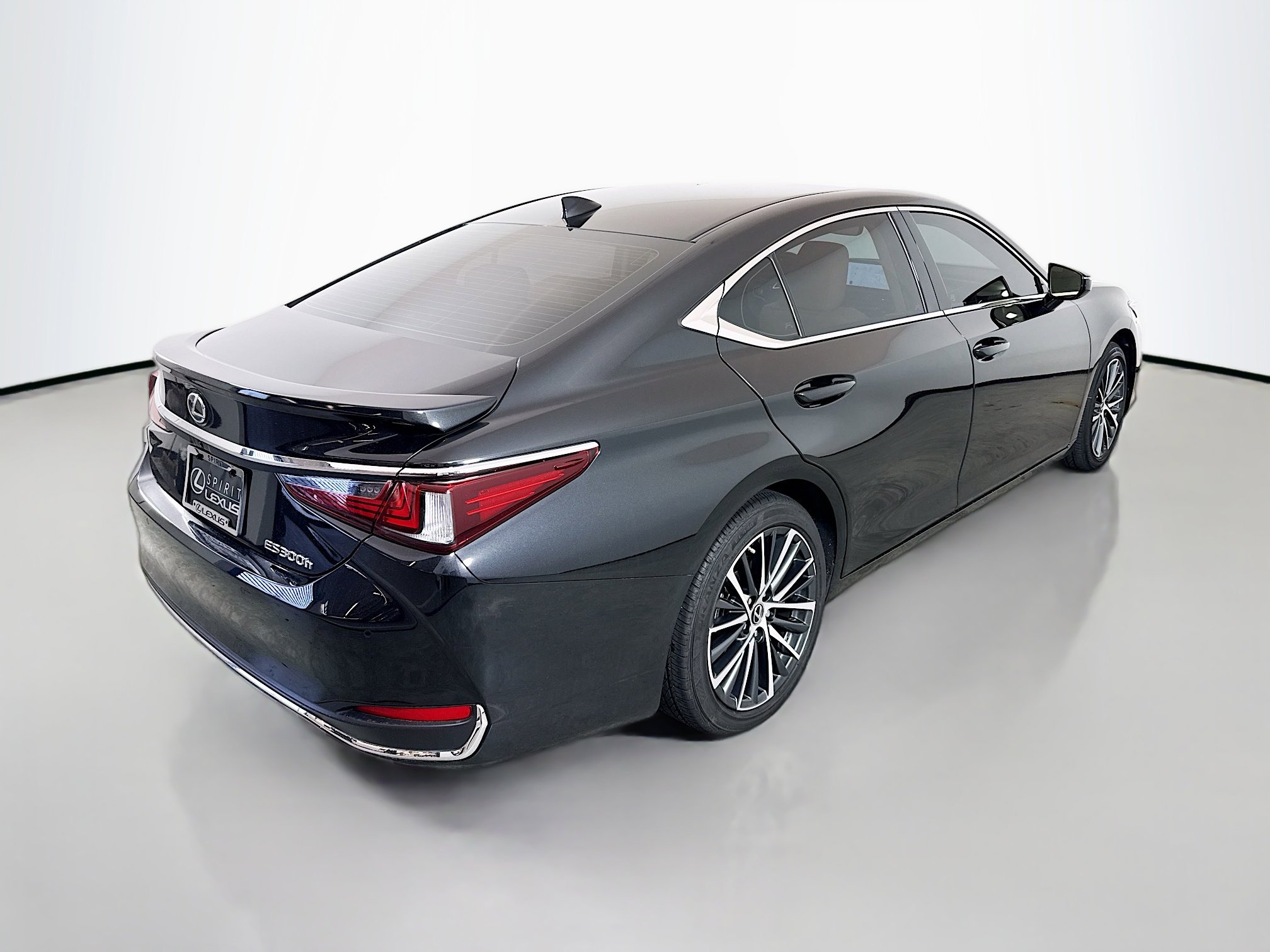 Used 2025 Lexus ES 300h w/ Premium Package image 7
