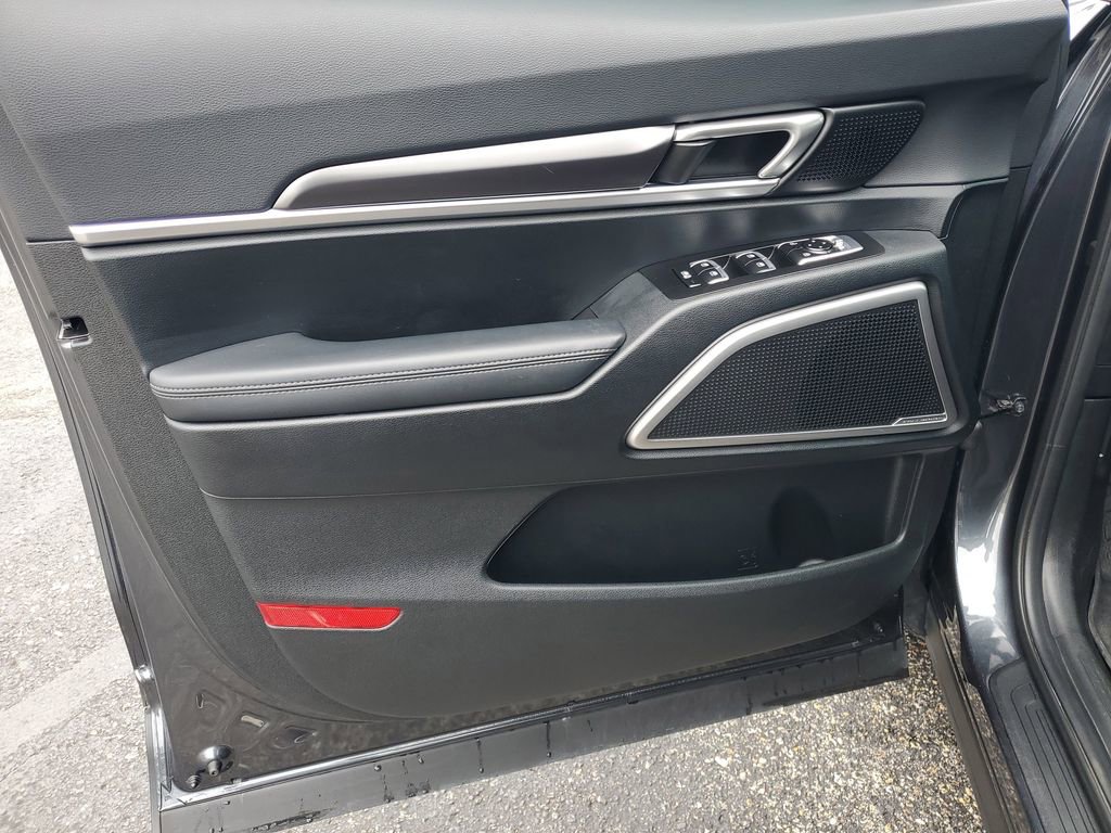 Used 2024 Kia Telluride S w/ S Sunroof Package image 8