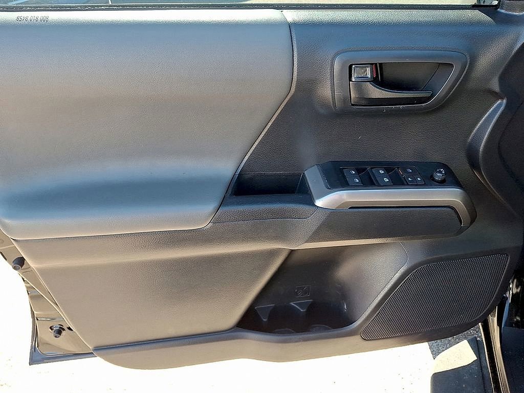 Used 2023 Toyota Tacoma SR5 image 9