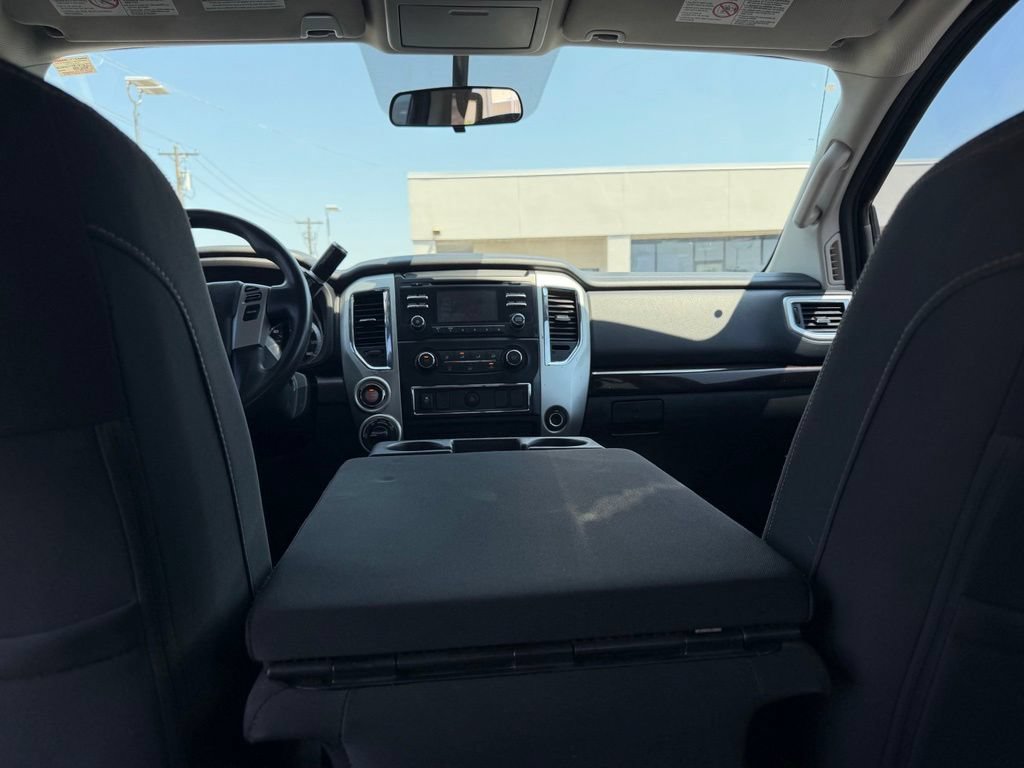 Used 2017 Nissan Titan SV AWD/4WD image 25