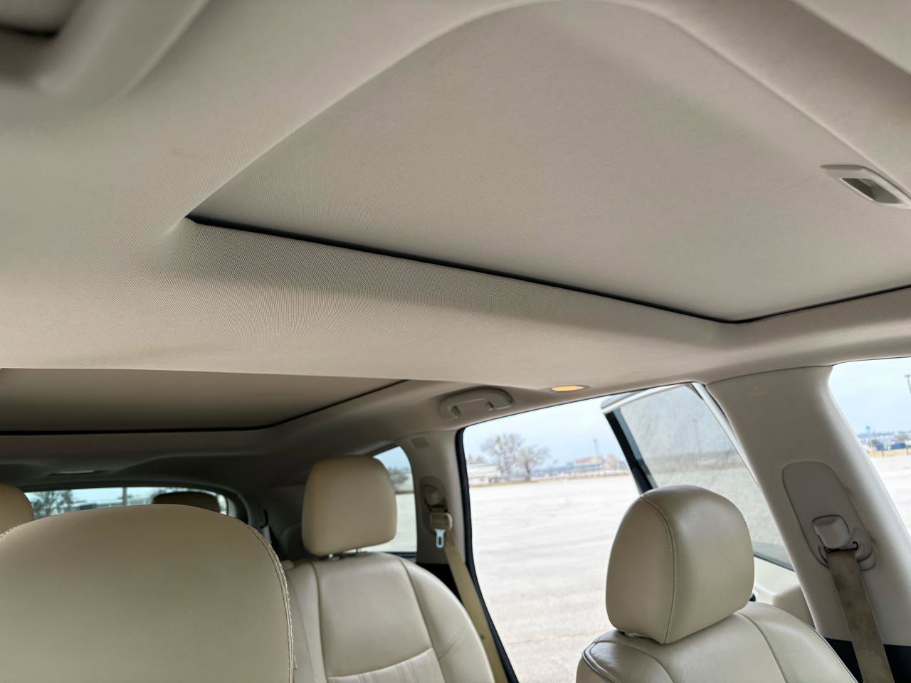 Used 2017 INFINITI QX60 FWD w/ Deluxe Technology Package image 18