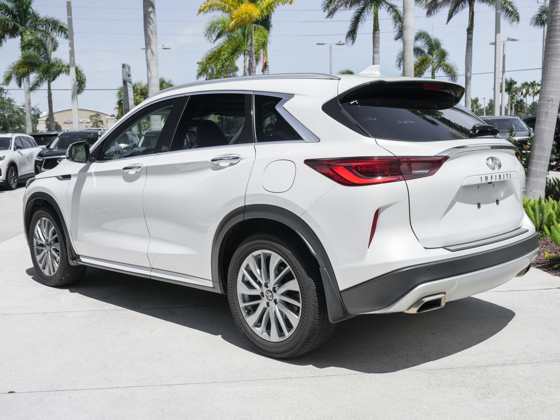 Used 2023 INFINITI QX50 Luxe FWD image 8