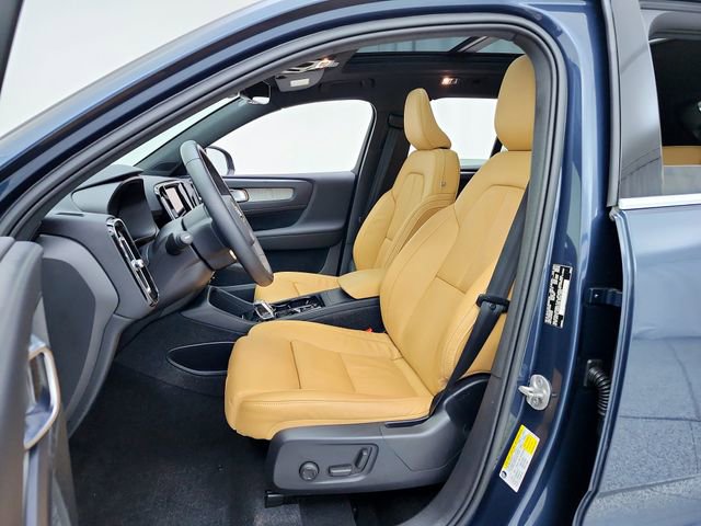 Certified 2022 Volvo XC40 T5 Inscription w/ Advanced Package AWD/4WD image 21