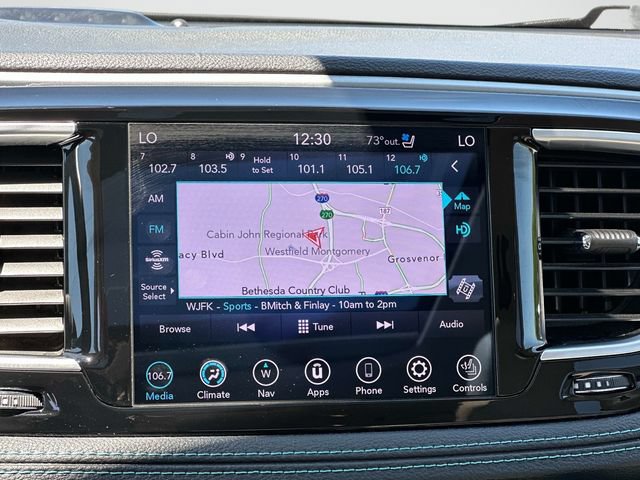 Used 2020 Chrysler Pacifica Limited w/ Advanced Safetytec Group FWD image 3