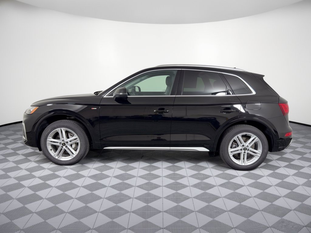 Certified 2024 Audi Q5 e Premium Plus w/ Premium Plus Package AWD/4WD image 2