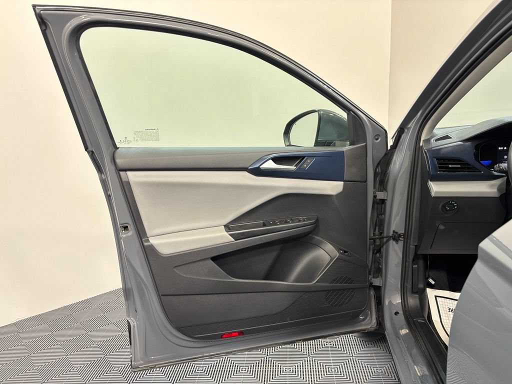 Used 2022 Volkswagen Taos SE AWD/4WD image 11