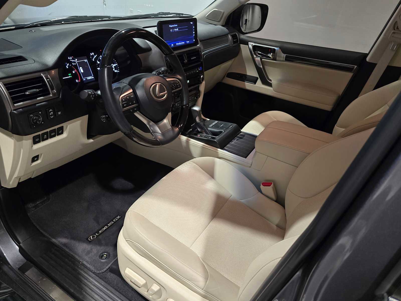 Used 2023 Lexus GX 460 Premium w/ Premium Plus Package image 5