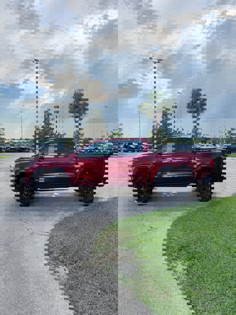 New 2026 GMC Canyon Elevation w/ Convenience Package image 5