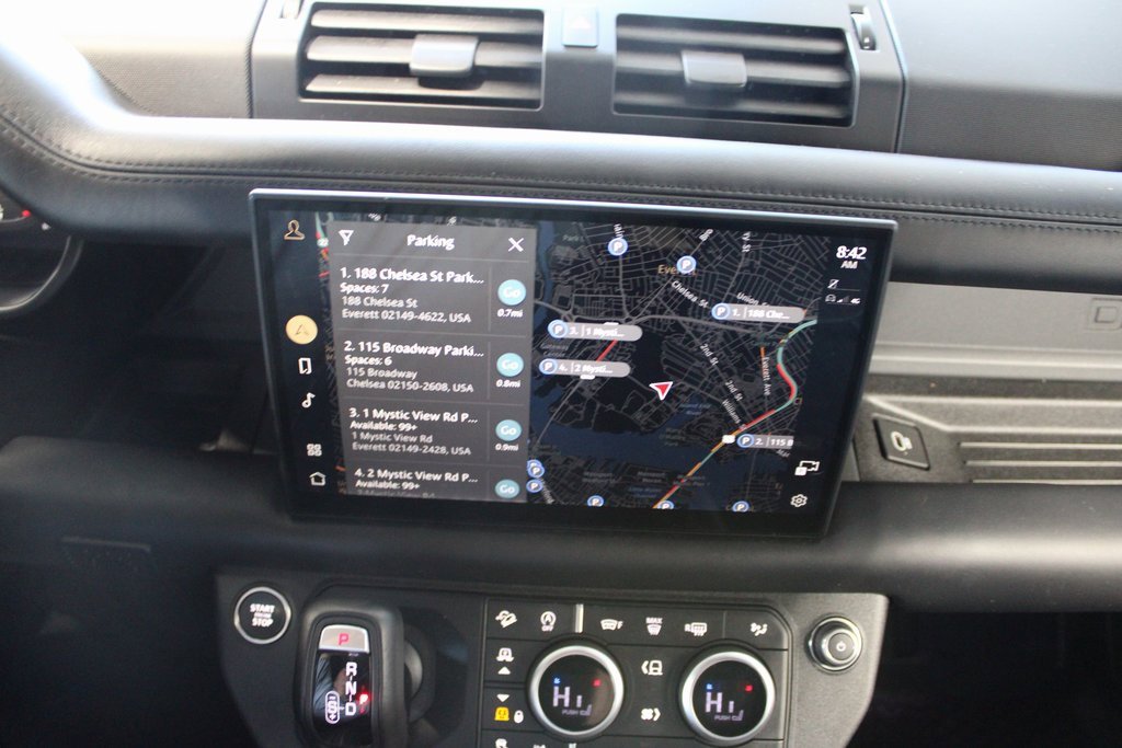 Used 2025 Land Rover Defender 110 X-Dynamic SE image 28