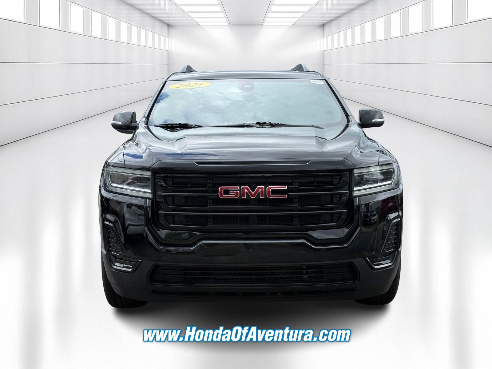 Used 2021 GMC Acadia SLE w/ Driver Convenience Package image 2