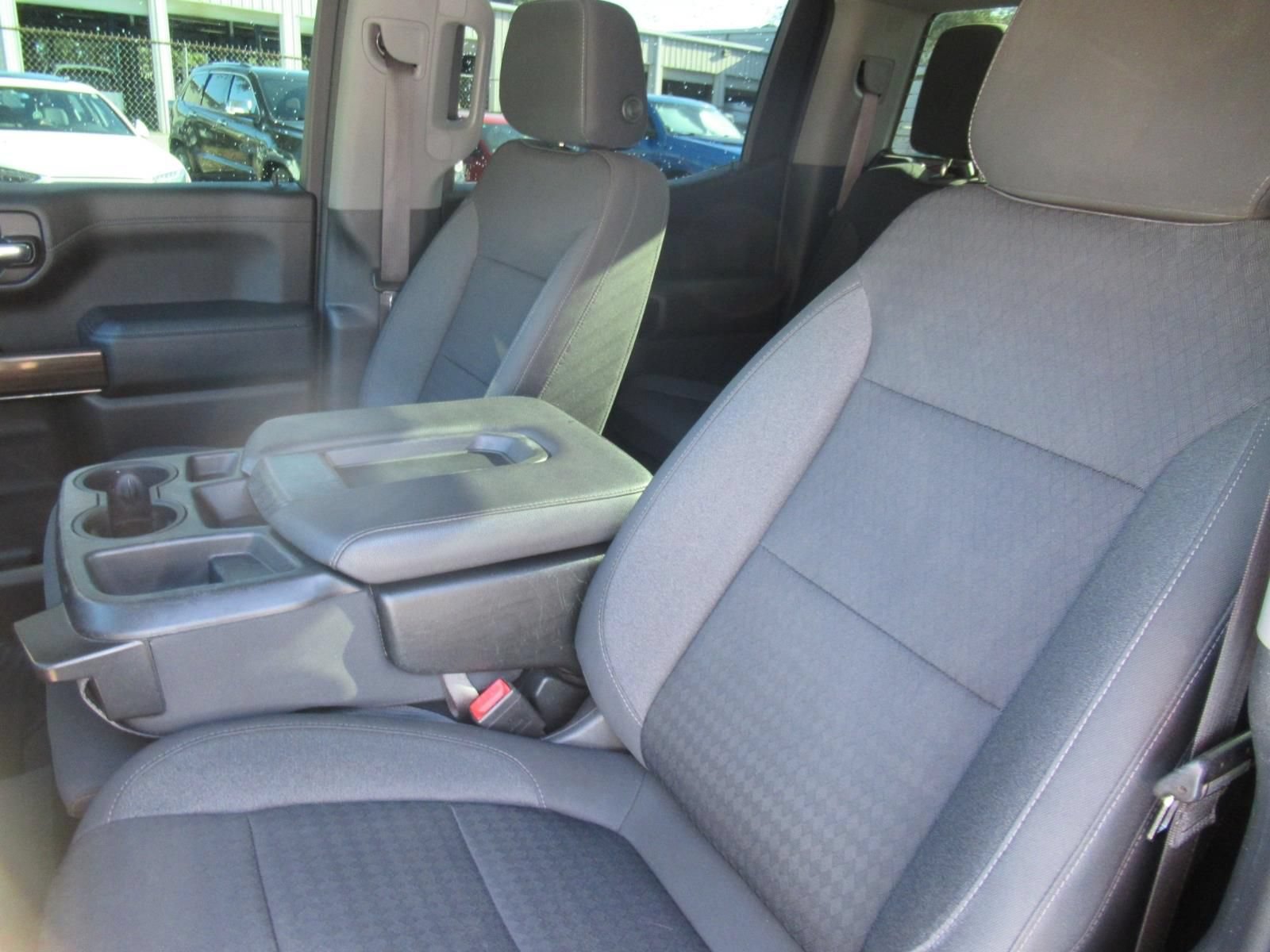 Used 2022 Chevrolet Silverado 1500 LT AWD/4WD image 19