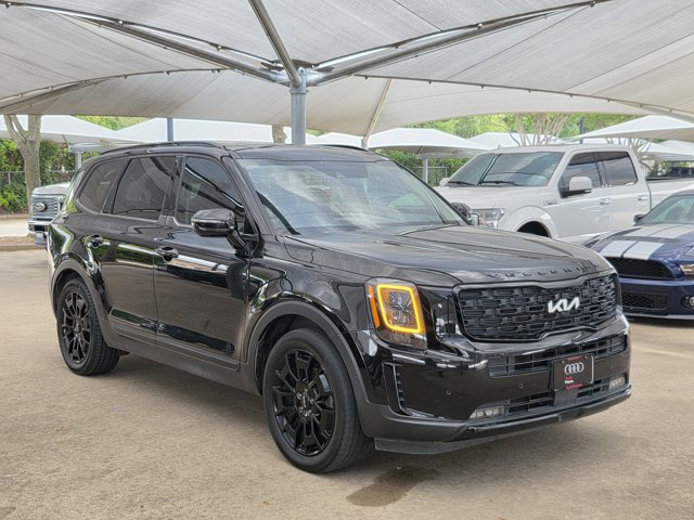 Used 2022 Kia Telluride SX w/ SX Prestige Package AWD/4WD image 3
