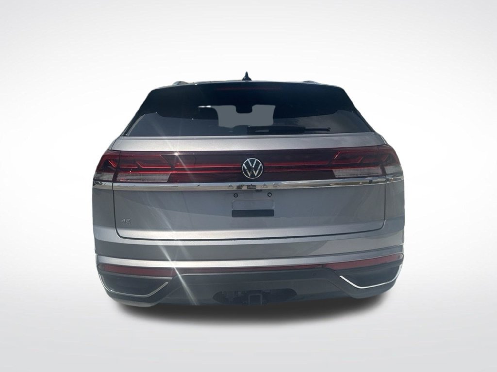 Used 2025 Volkswagen Atlas Cross Sport SE FWD image 4