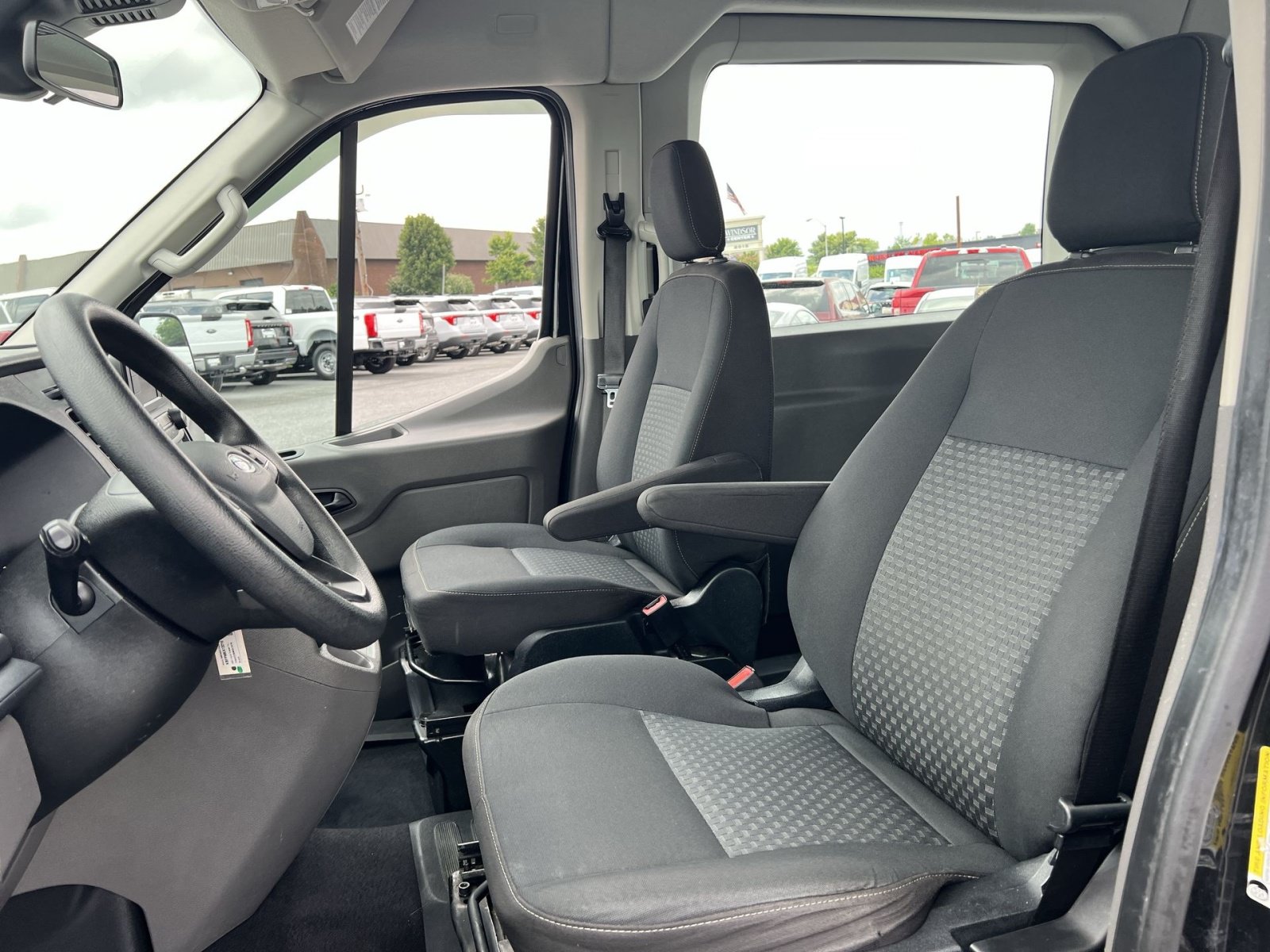 Used 2021 Ford Transit 350 XLT RWD image 13