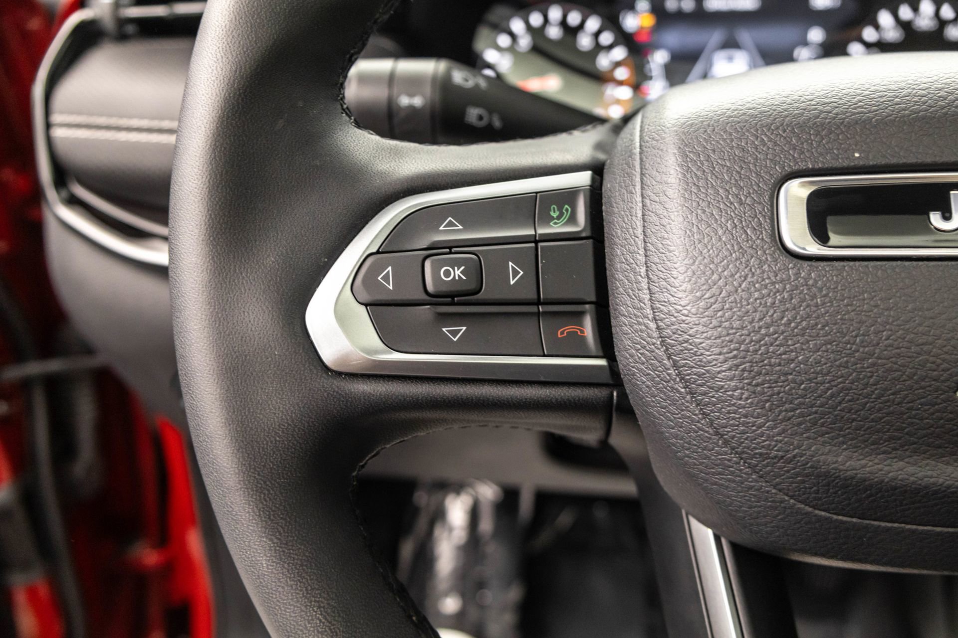 Used 2023 Jeep Compass Latitude w/ Sun and Sound Group AWD/4WD image 20