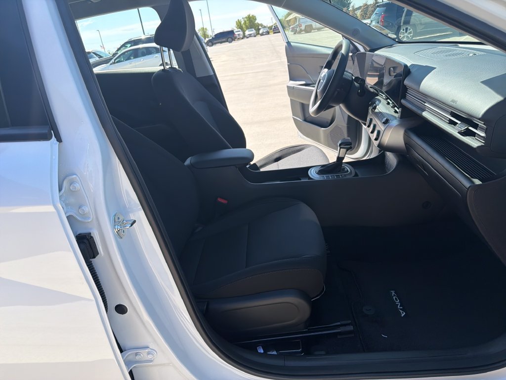 New 2027 Hyundai Kona SE FWD image 35