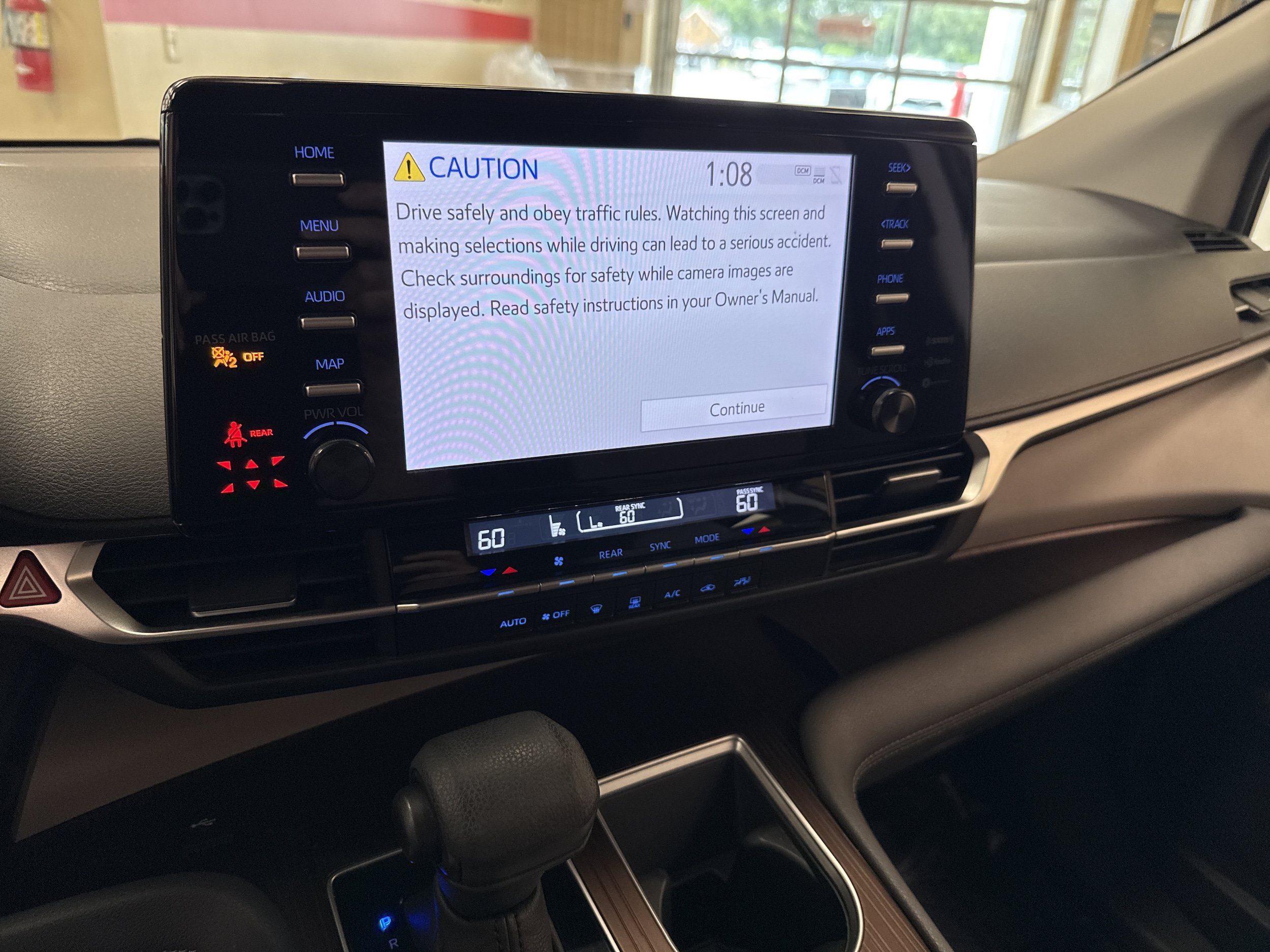 Used 2023 Toyota Sienna LE FWD image 41