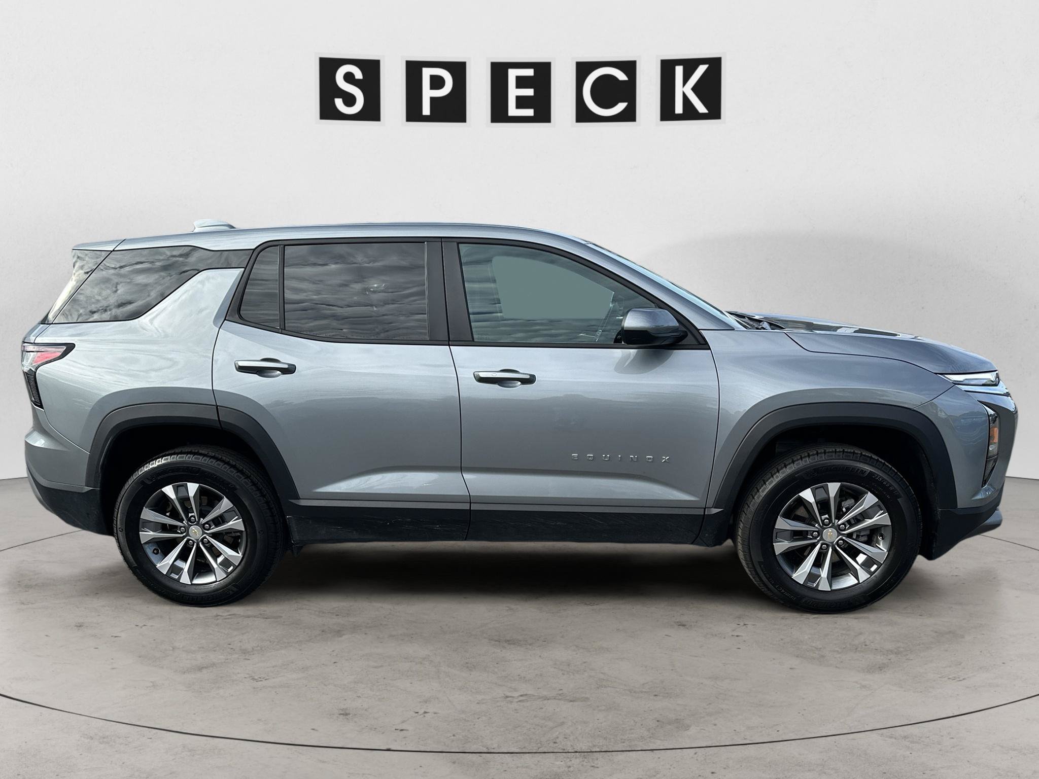 Used 2026 Chevrolet Equinox LT AWD/4WD image 6