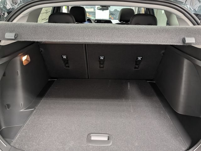 New 2026 Chevrolet Trax LT w/ Sunroof Package FWD image 13