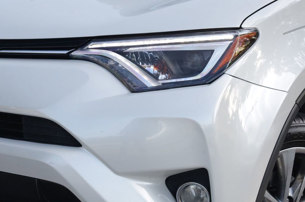 Used 2016 Toyota RAV4 Limited FWD image 18