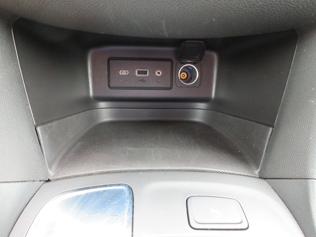 Used 2024 Chevrolet Equinox LT w/ LPO, Floor Liner Package FWD image 29