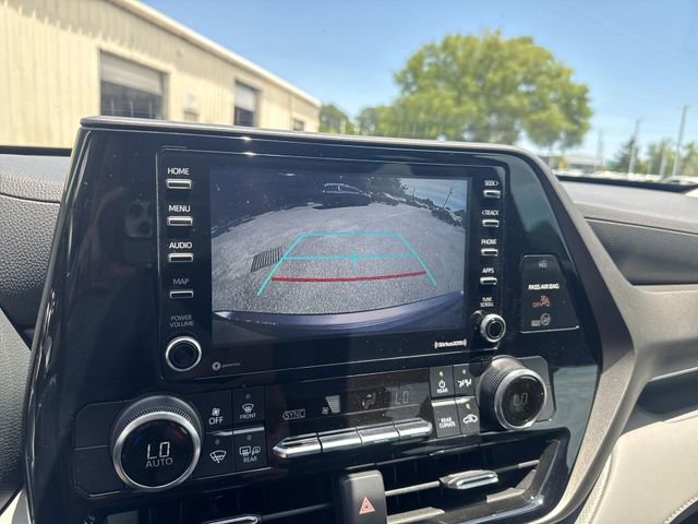 Used 2022 Toyota Highlander L FWD image 21