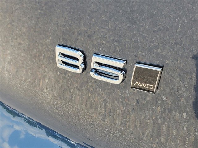 New 2026 Volvo XC40 B5 Core w/ Protection Package Premier image 8