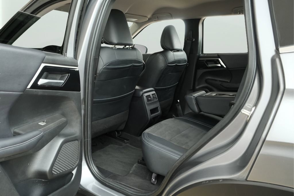 Used 2024 Mitsubishi Outlander SE AWD/4WD image 6