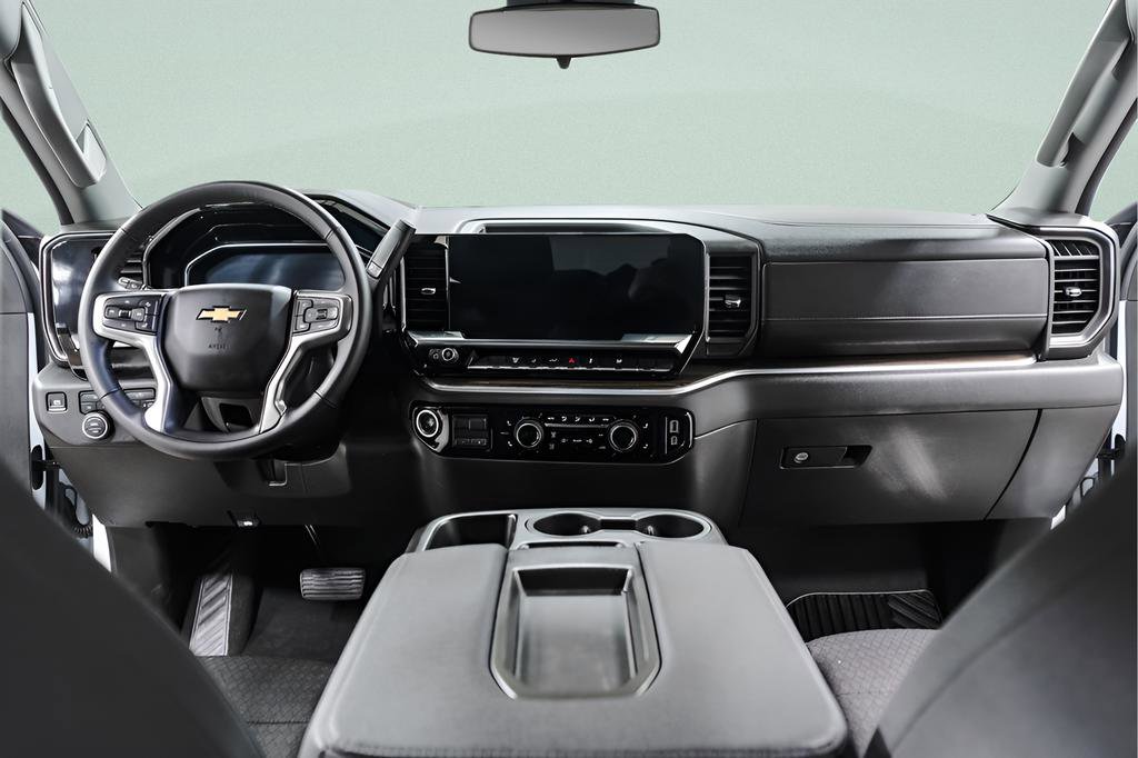 Used 2025 Chevrolet Silverado 2500 LT w/ Convenience Package image 8