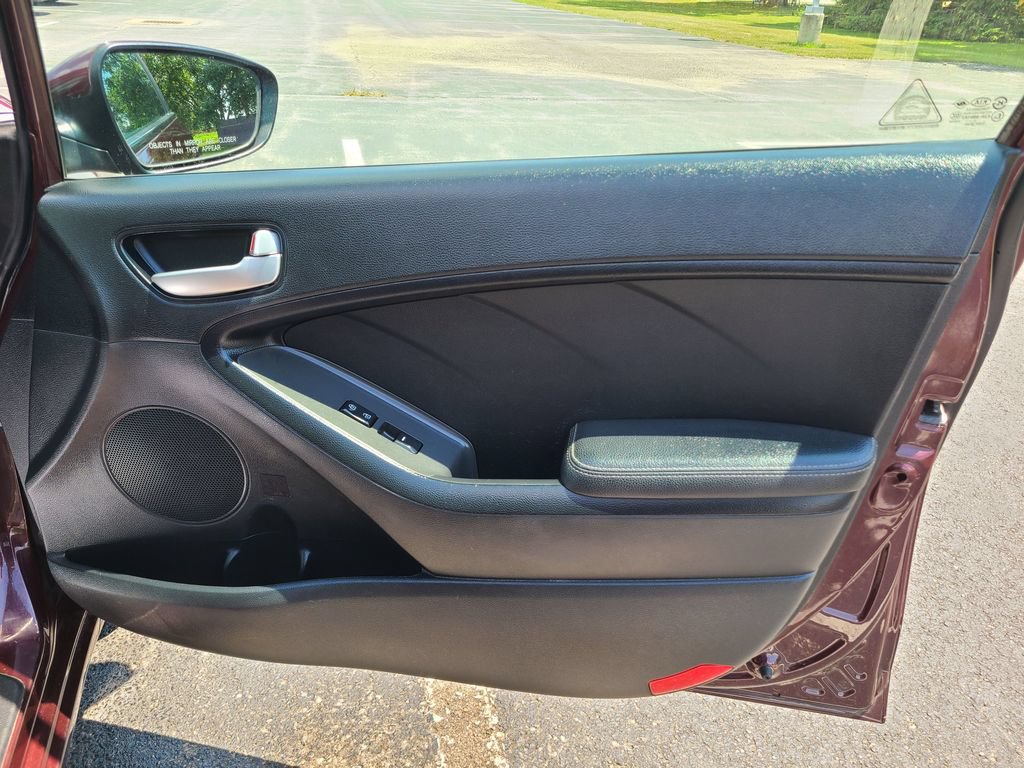 Used 2017 Kia Forte LX FWD image 9