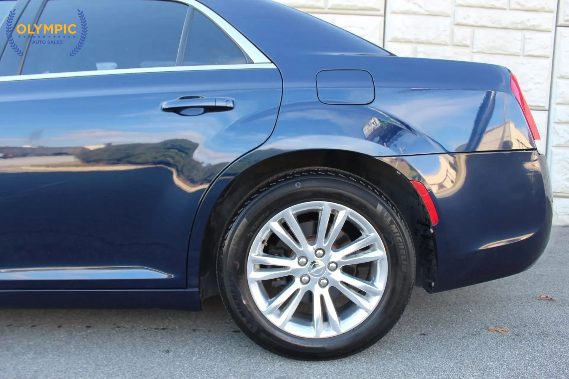 Used 2017 Chrysler 300 Limited image 11